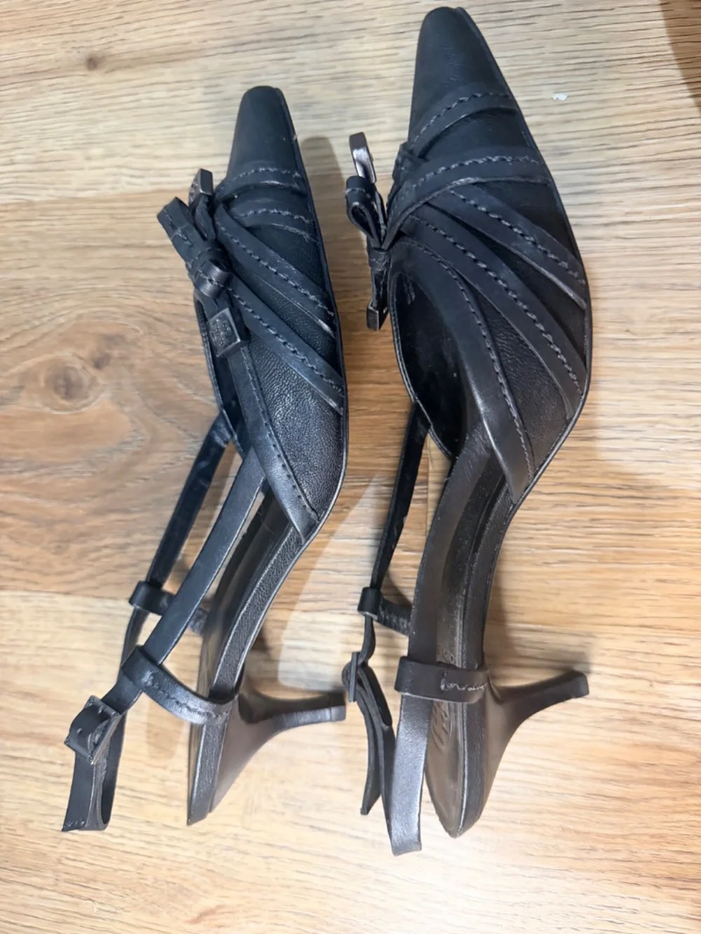 Tory Burch Black Leather Pointed Toe Slingback Kitten Heels 7.5